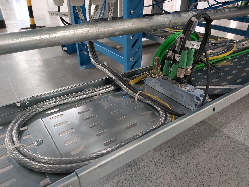 Conveyor wiring